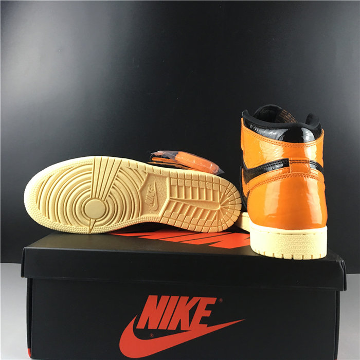 Jordan1 Retro Shattered Backboard 555088-028