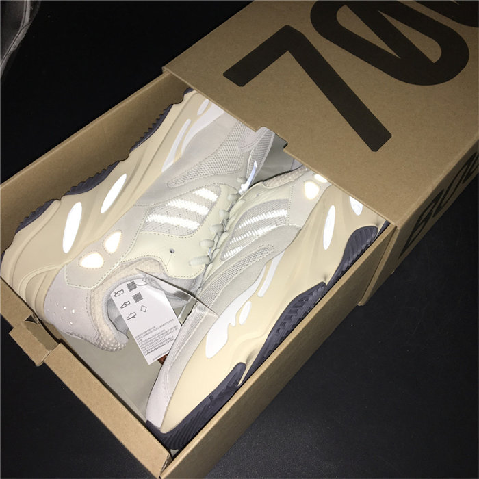 Yeezy Boost 700 Analog EG7696