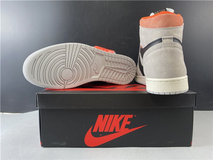 Jordan1 Retro Neutral Grey Hyper Crimson 555088-018