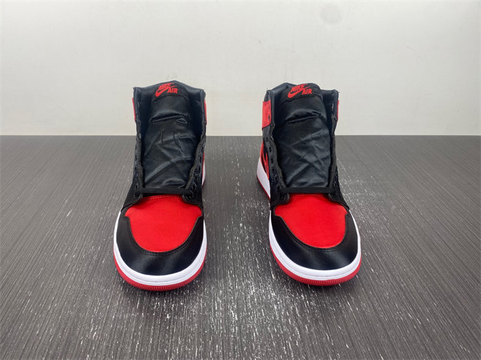 Jordan 1 Retro High OG Satin Bred FD4810-061