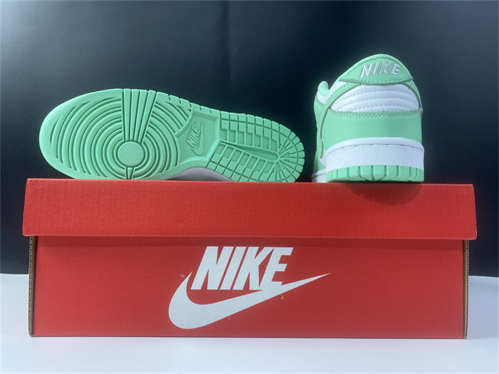 nike dunk low green glow dd1503-105