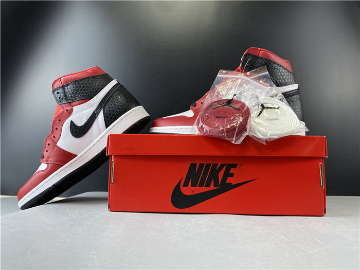 Jordan1 Retro Satin Snake Chicago CD0461-601