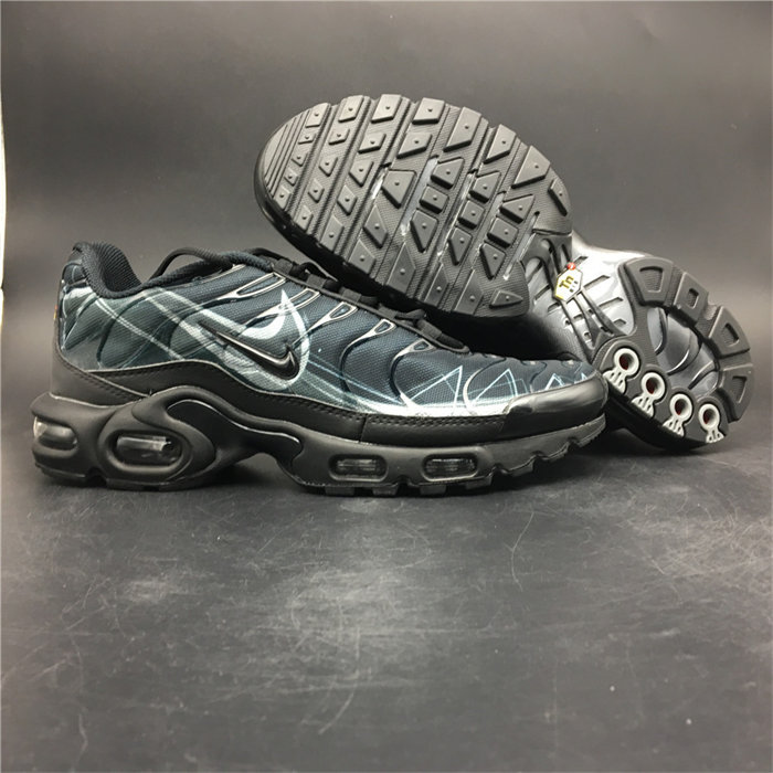 nike air max plus la requin black bv7826-001