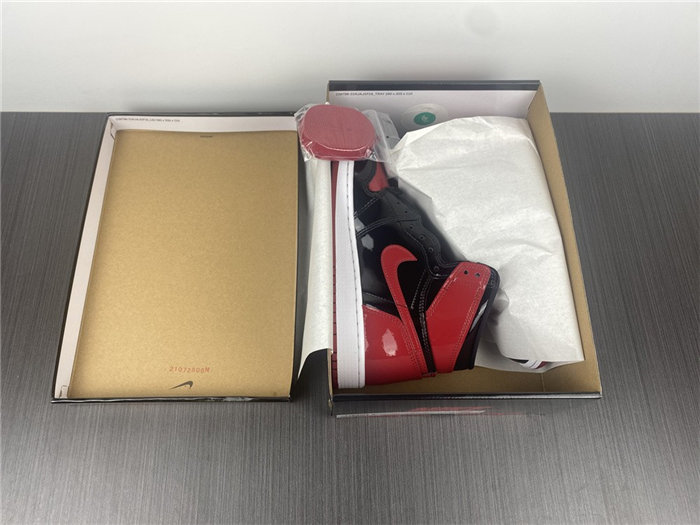 Jordan1 OG Patent Bred 555088-063