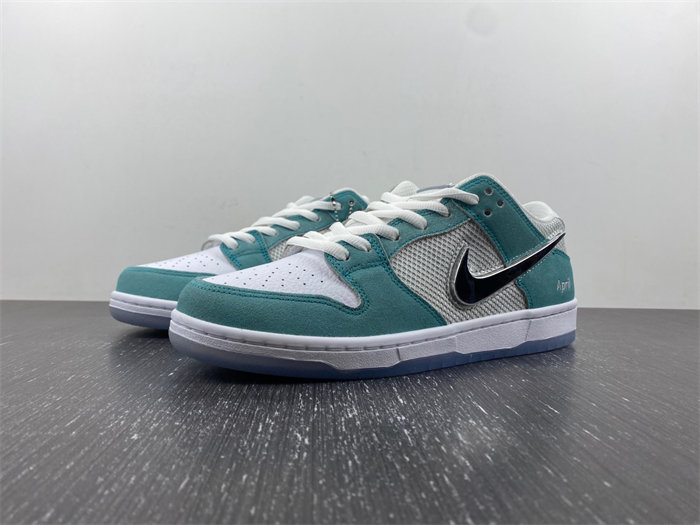 Nike SB Dunk Low April Skateboards FD2562-400