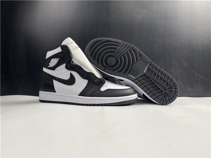 Jordan1 Retro Black White 555088-010