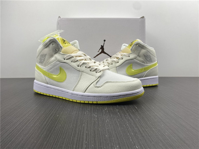 jordan1 mid se voltage yellow db2822-107