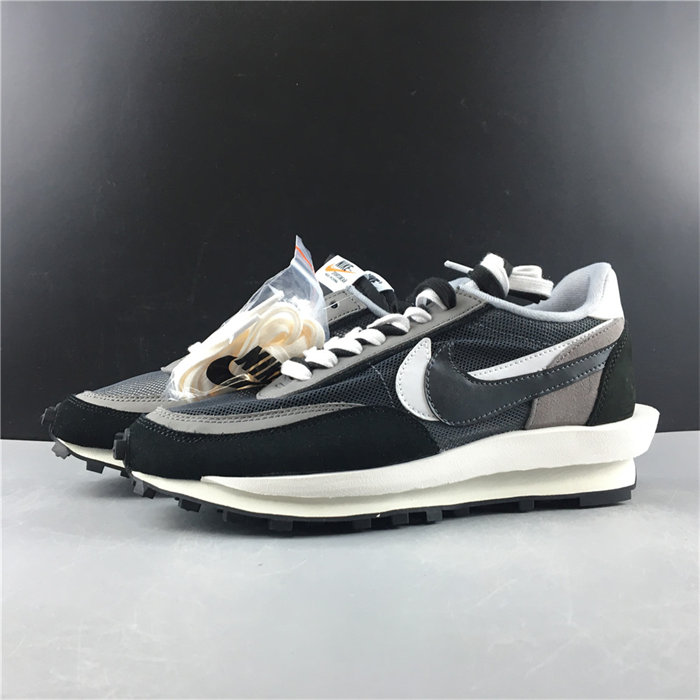 nike ld waffle sacai black bv0073-001