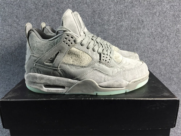 jordan 4 retro kaws 930155-003