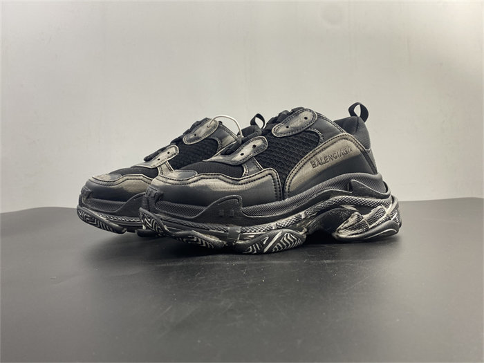 BLCG TRIPLE S CLEAR SOLE 524039 W03B5 9870