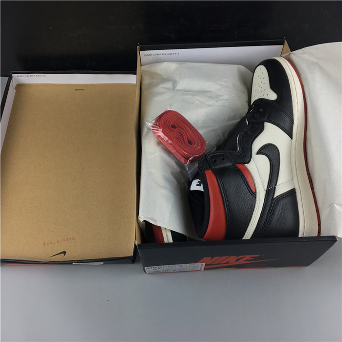 Jordan1 Retro Varsity Red 861428-106