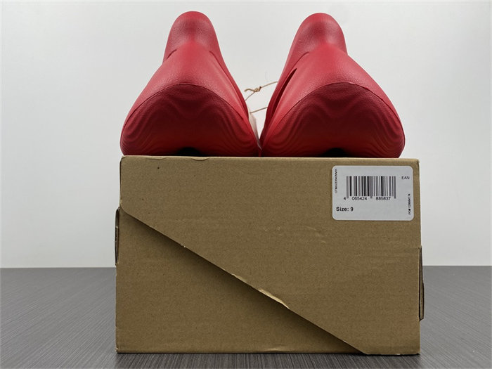 Ad*s yeezy foam rnnr vermillion cw3355