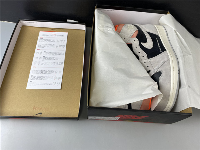 jordan1 retro neutral grey hyper crimson 555088-018