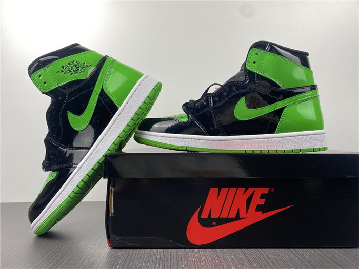 Jordan1 black green 555088-030