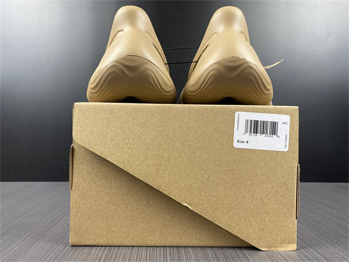 Ad*s yeezy foam rnnr ochre gw3354