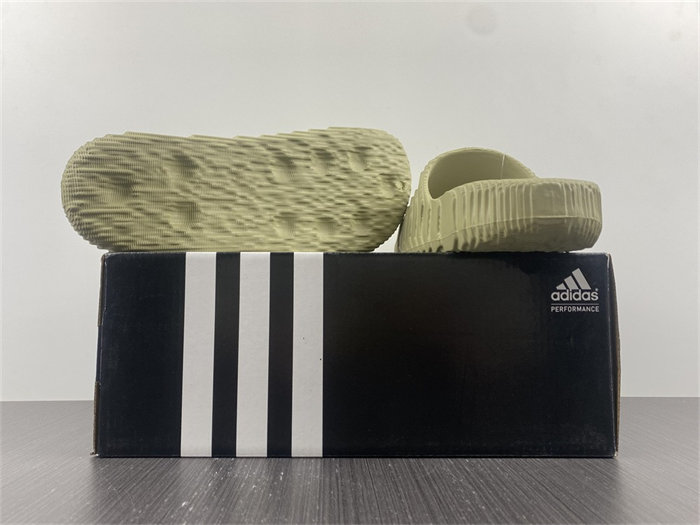 ADIDAS New Colleettion 660210