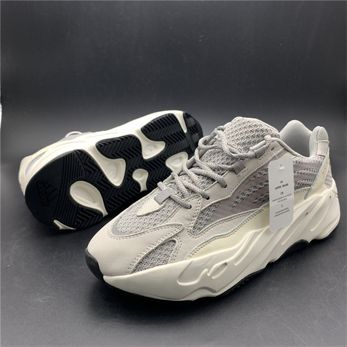 Ad*s yeezy boost 700 v2 static ef2829