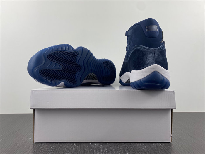 Jordan 11 Retro Midnight Navy AR0715-441