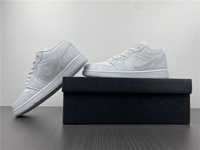 jordan1 triple white tumbled leather 553558-130