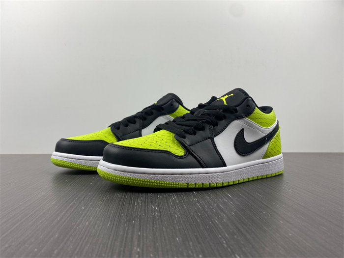 Jordan 1 Low Snakeskin Vivid Green DX4446-301