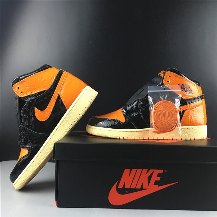 Jordan1 Retro Shattered Backboard 555088-028