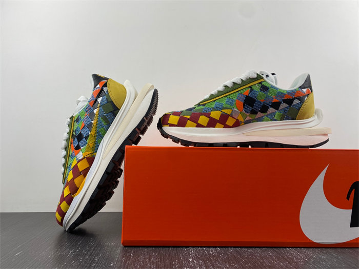 sacai x Nike Waffle Woven Green Gusto DR5209-300