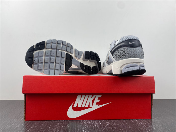 nike air zoom vomero 5 fd9919-001