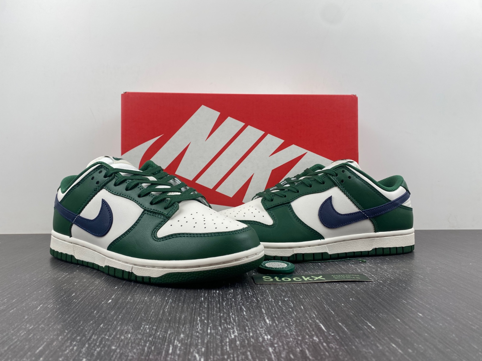 nike dunk low retro gorge green midnight navy dd1503-300