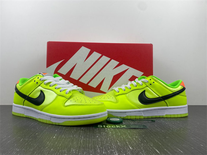 nike dunk low “glow in the dark” fj4610-702