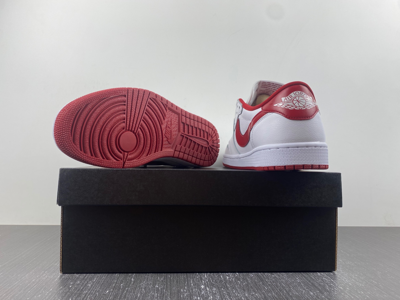 jordan 1 retro low white varsity red 705329-101