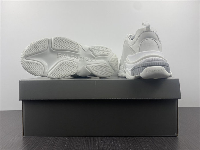 BLCG Triple S White Silver 536737 W2FS4 1200