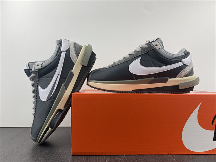 nike cortez 4.0 sacai grey dq0581-001