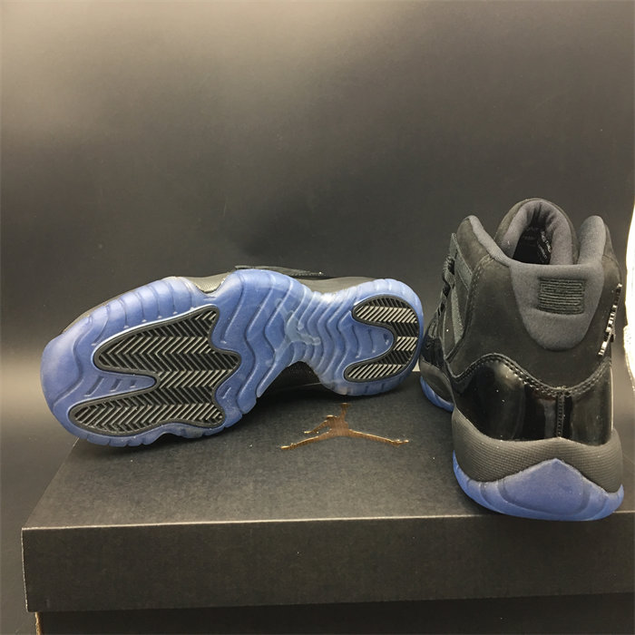 Jordan 11 Retro Cap and Gown 378037-005