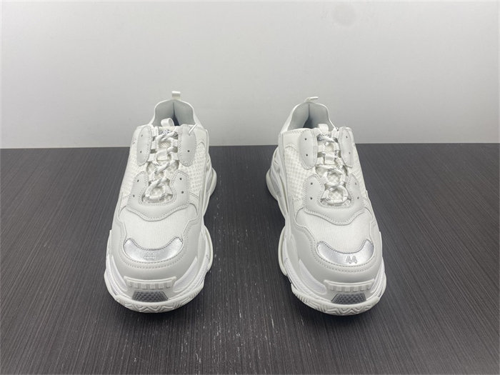 BLCG Triple S White Silver 536737 W2FS4 1200