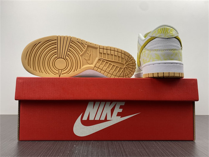 nike dunk low yellow strike dm9467-700