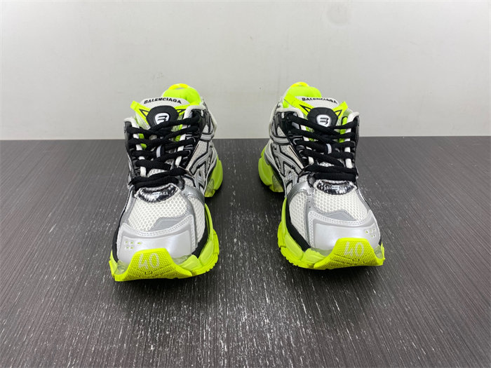 BALENCIAGA -Runner 677403 W3RBP 1093