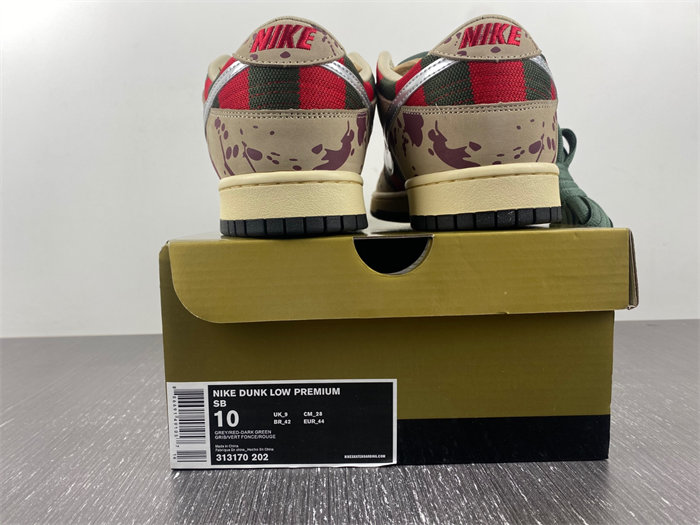 Nike SB Dunk Low Freddy Krueger 313170-202