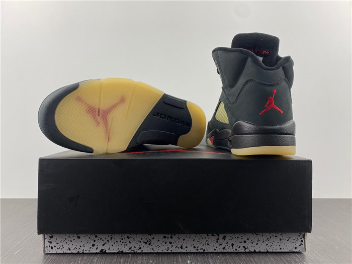 Jordan 5 Retro Gore-Tex Off-Noir DR0092-001