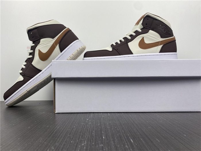 Jordan1 Mid SE Brown Basalt Oatmeal DO6699-200