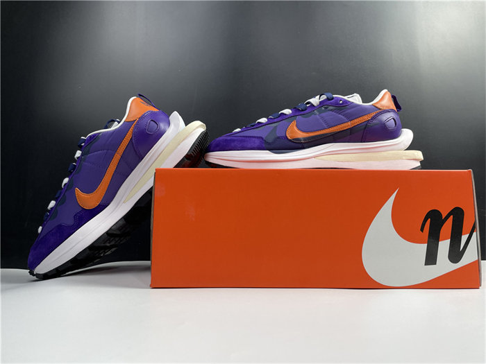 Nike Vaporwaffle sacai Dark Iris DD1875-500