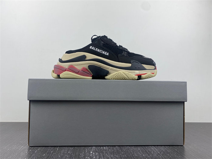 balenciaga 755687 w3sm1 1096