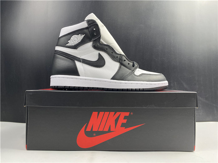 jordan1 retro black white 555088-010