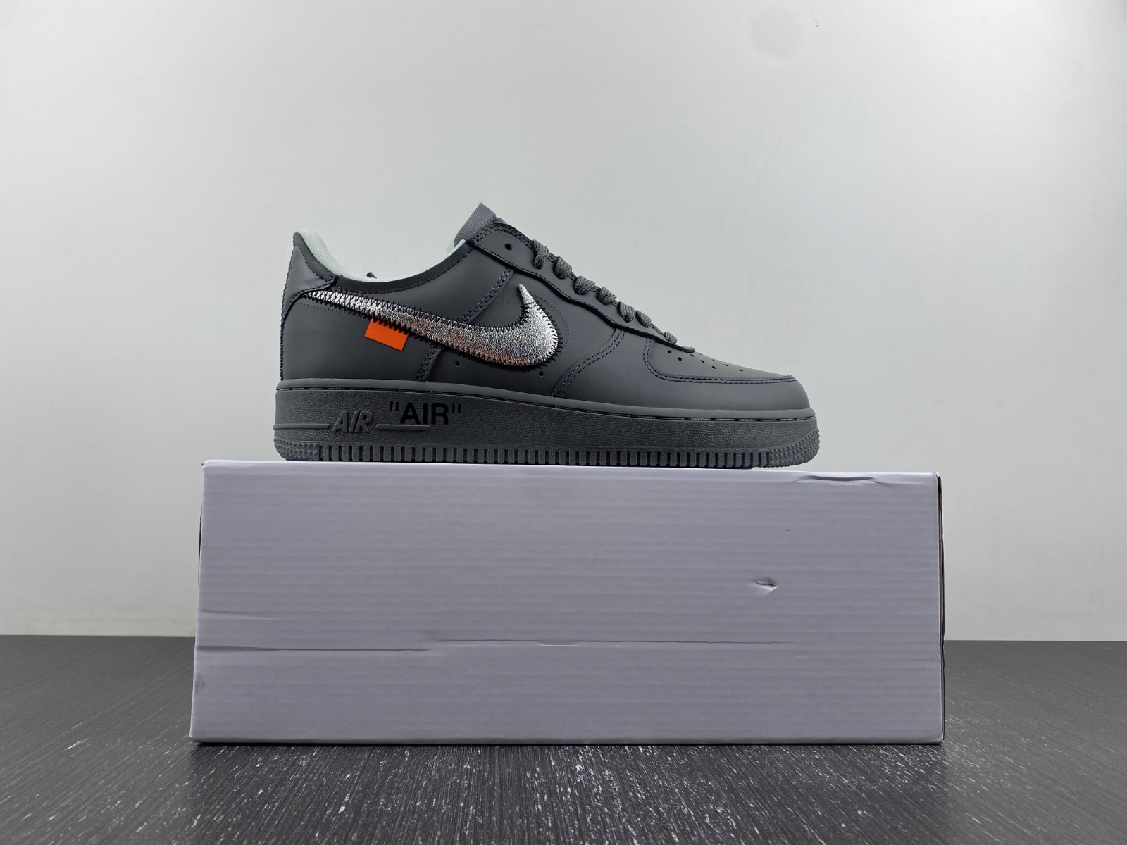 Off-White™ x Nike Air Force 1 DX1419-500