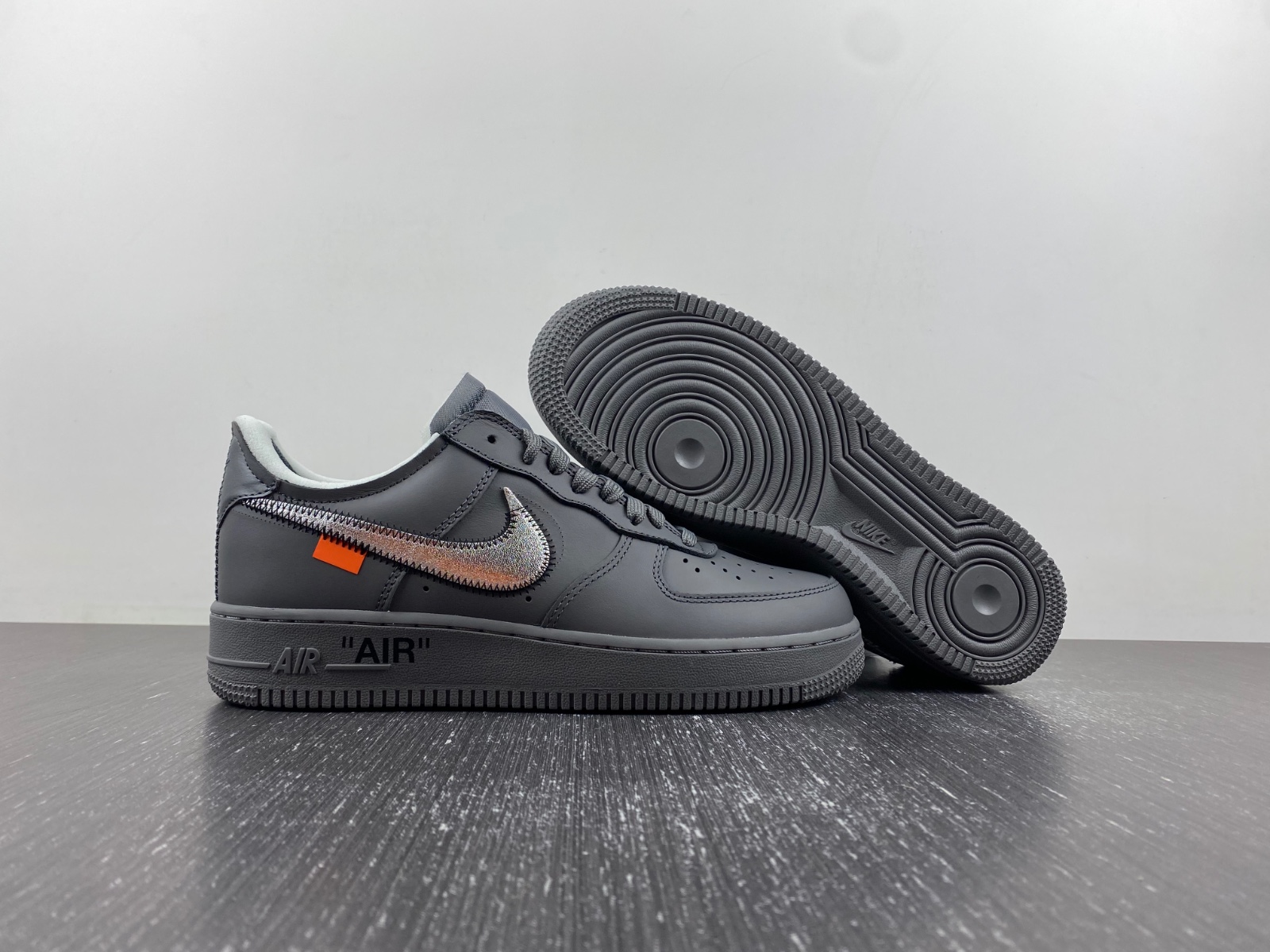Off-White™ x Nike Air Force 1 DX1419-500