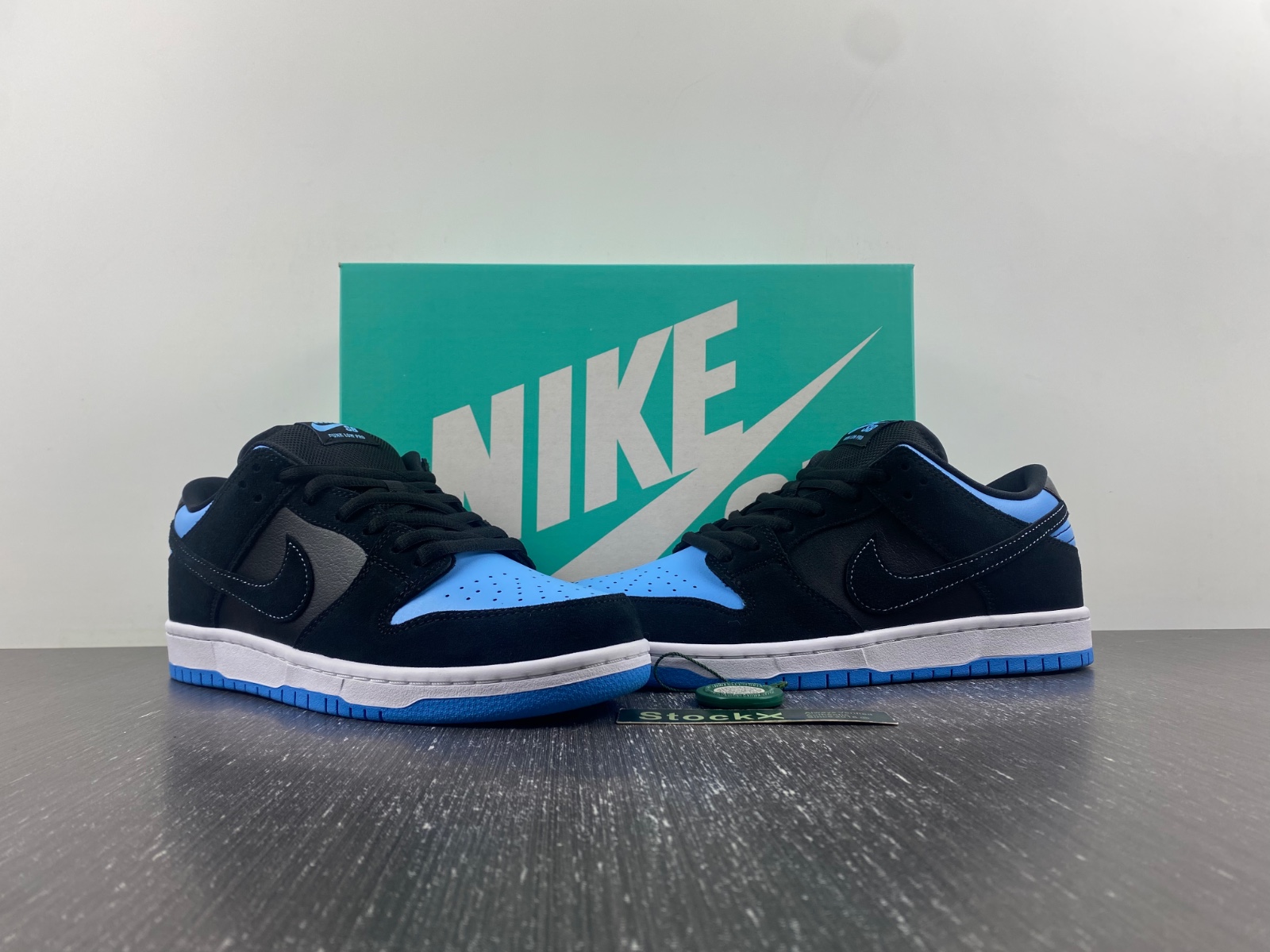 nike sb skateboard dunk low pro black