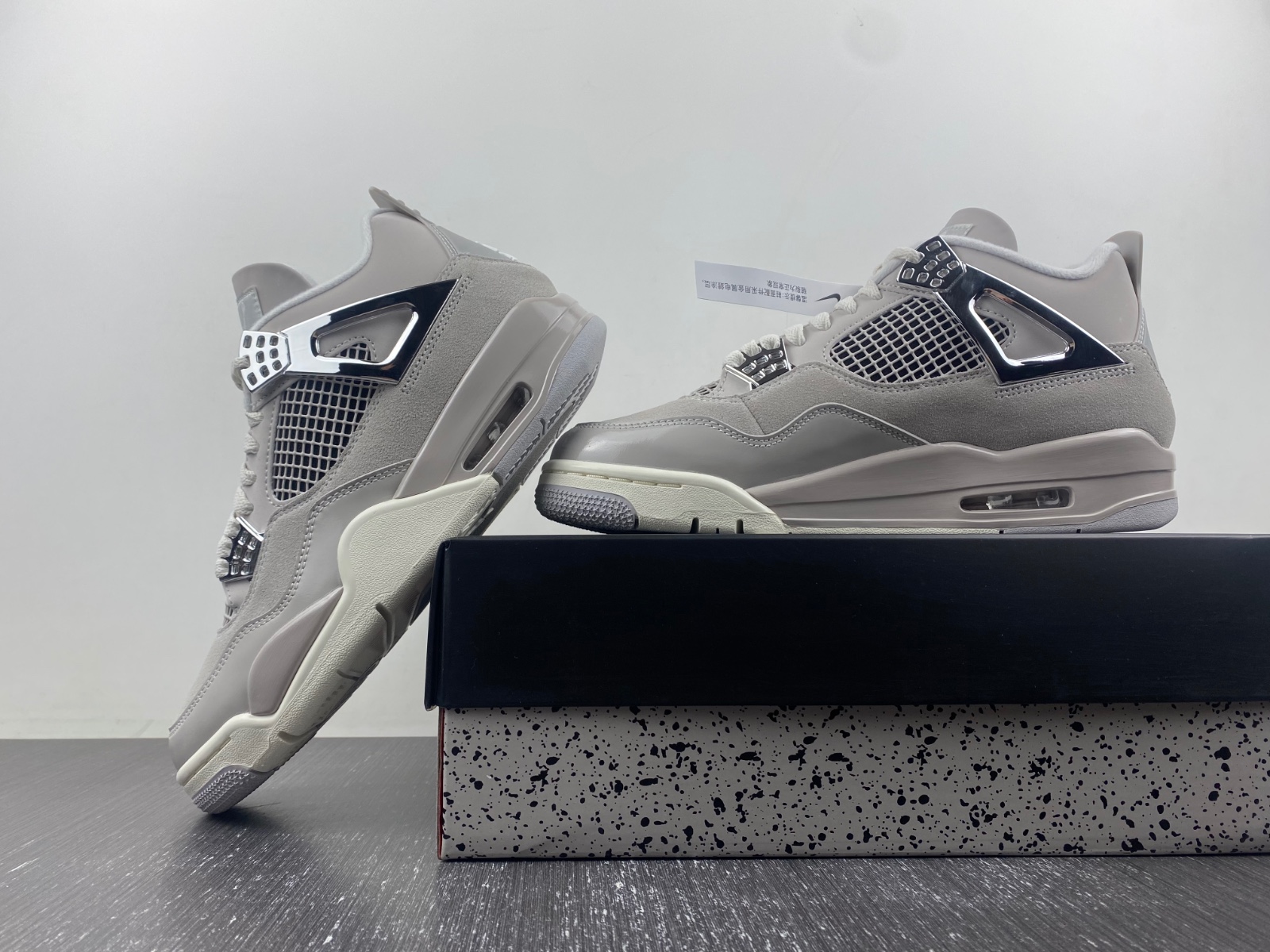 air jordan 4 wmns “frozen moments”