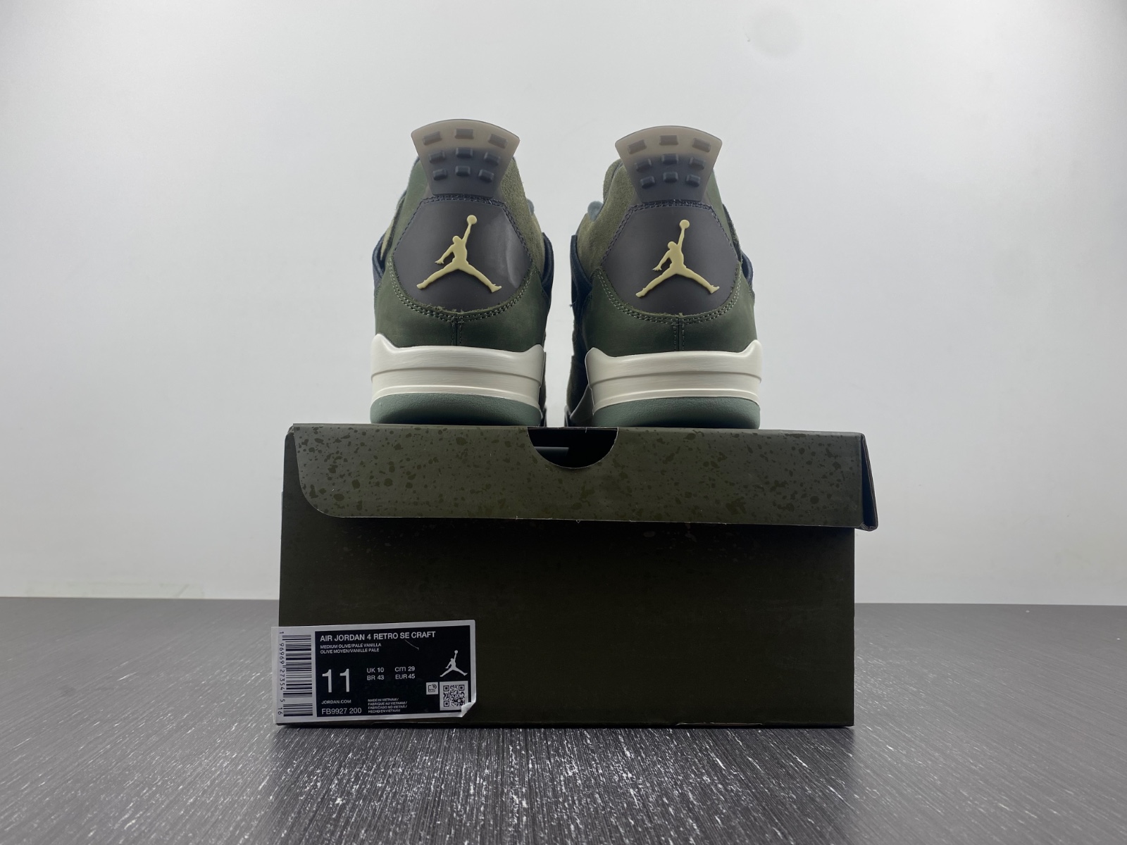 Air Jordan 4 Craft “Medium Olive”