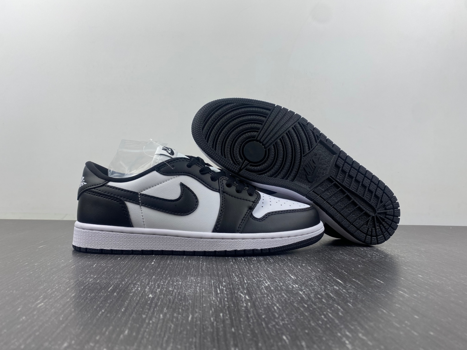 Air Jordan 1 Low OG “Black Toe”