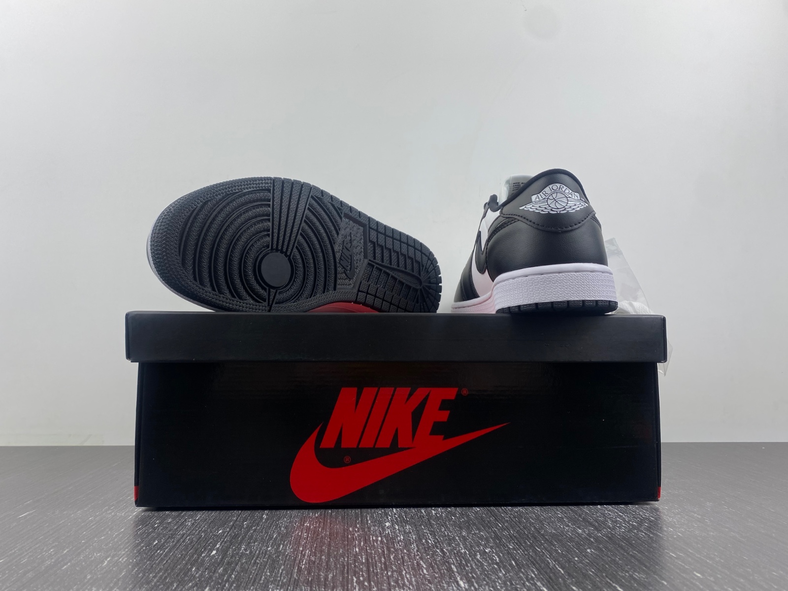 Air Jordan 1 Low OG “Black Toe”