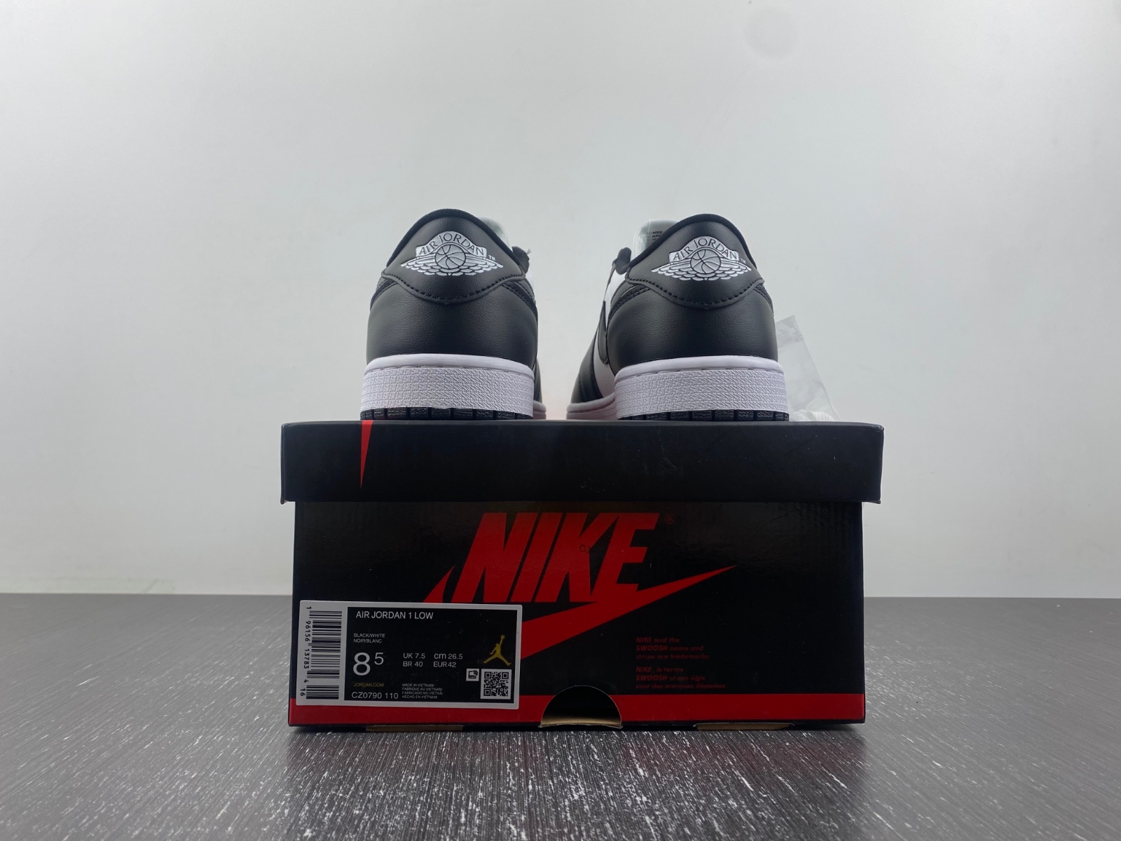 Air Jordan 1 Low OG “Black Toe”